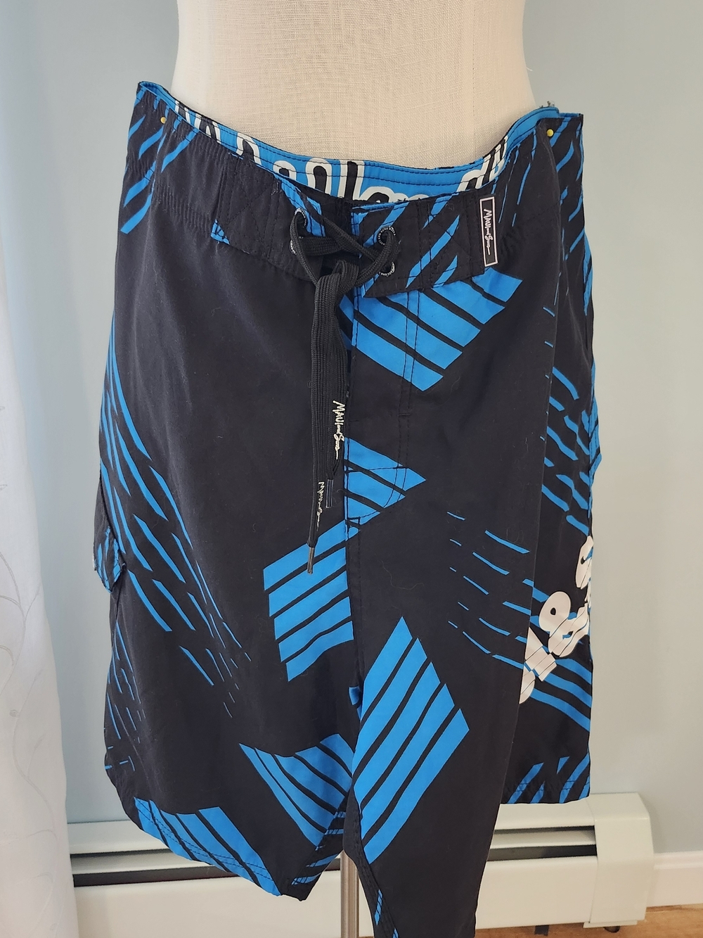 Maui And Sons Male Swim Trunks - Black & Blue Geometric Print